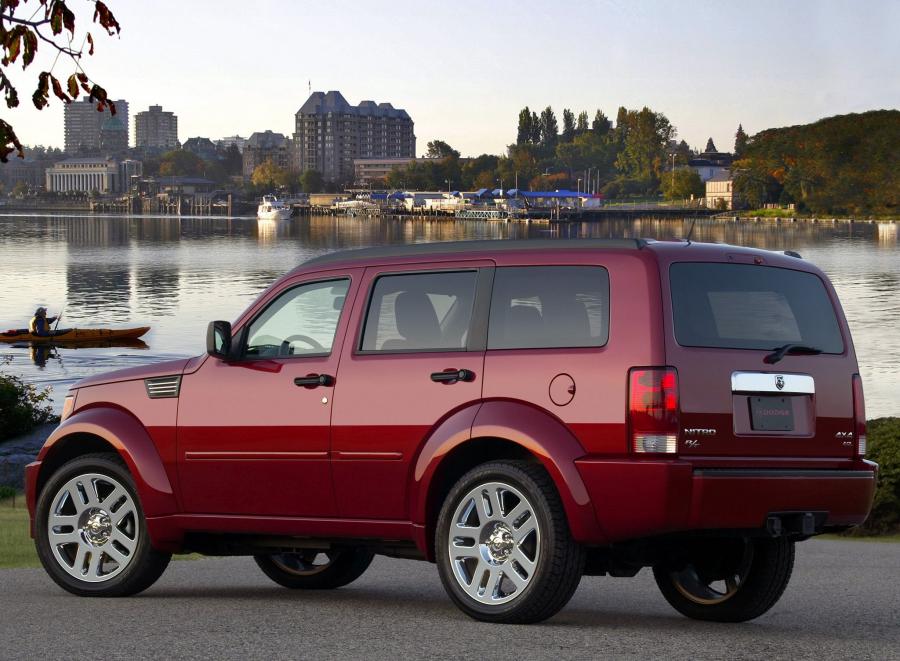  Dodge Nitro R/T 2006 года  (фото 8 из 36)